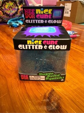 NeeDoh Nice Cube Glitter & Glow - Blue Glitter Squish